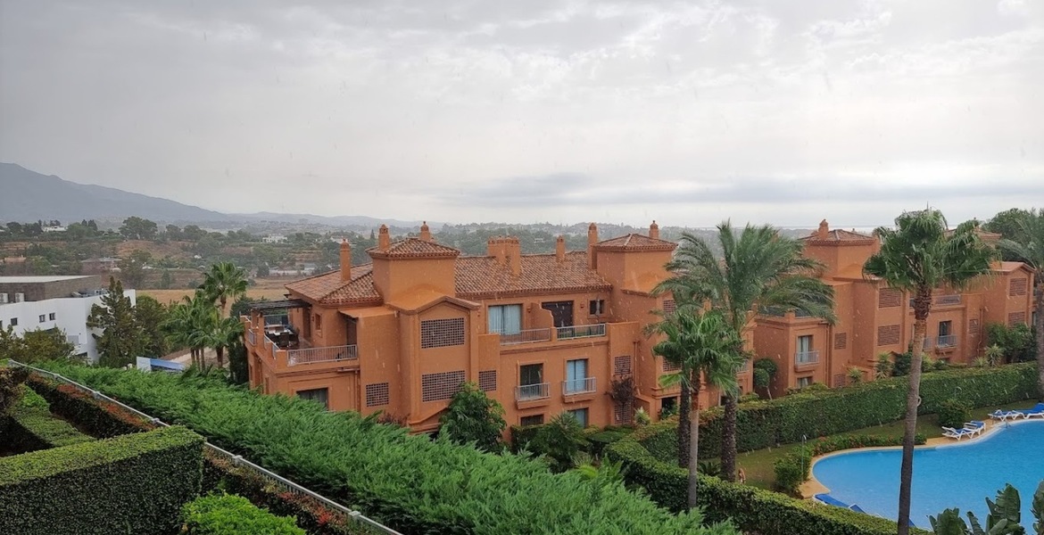 Appartement à louer à Benatalaya Estepona
