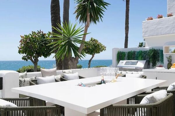 Apartamento en primera línea de playa en Puente Romano