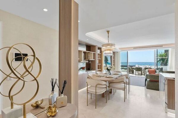 Apartamento en primera línea de playa en Puente Romano
