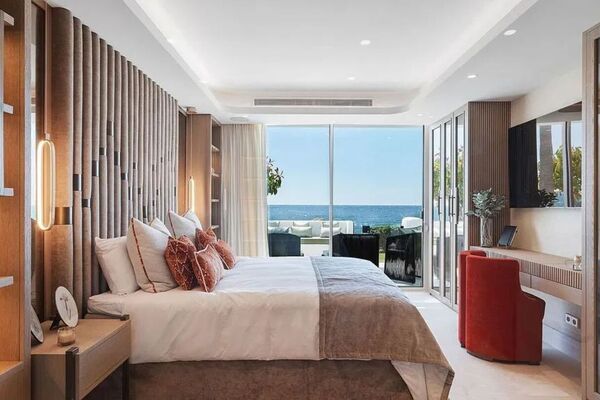 Apartamento en primera línea de playa en Puente Romano