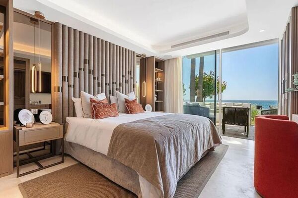 Apartamento en primera línea de playa en Puente Romano