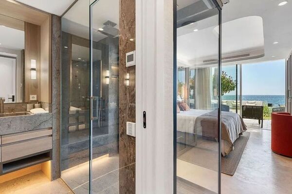 Apartamento en primera línea de playa en Puente Romano