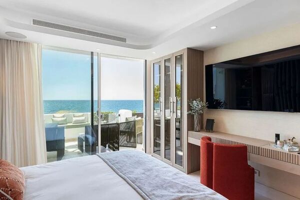 Apartamento en primera línea de playa en Puente Romano