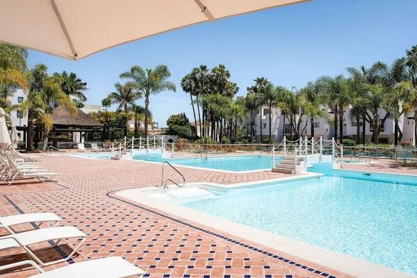 Apartamento en primera línea de playa en Puente Romano