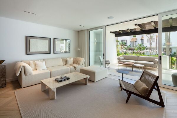 Apartamento de lujo en venta en Marina de Puente Romano