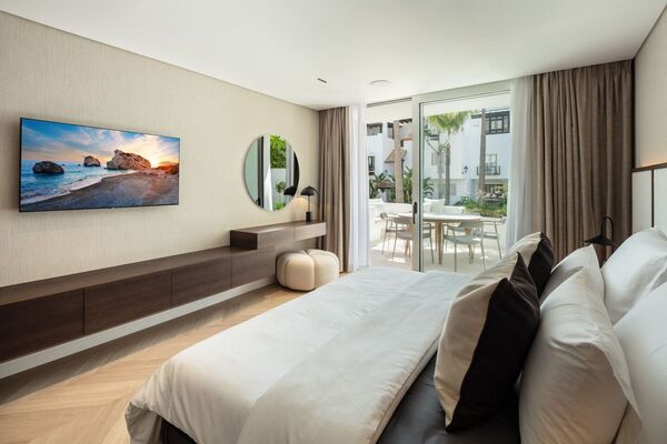 Apartamento de lujo en venta en Marina de Puente Romano