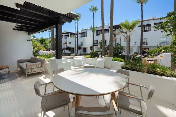 Apartamento de lujo en venta en Marina de Puente Romano