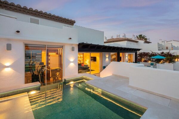 Ático Dúplex en primera línea en venta en Milla de Oro
