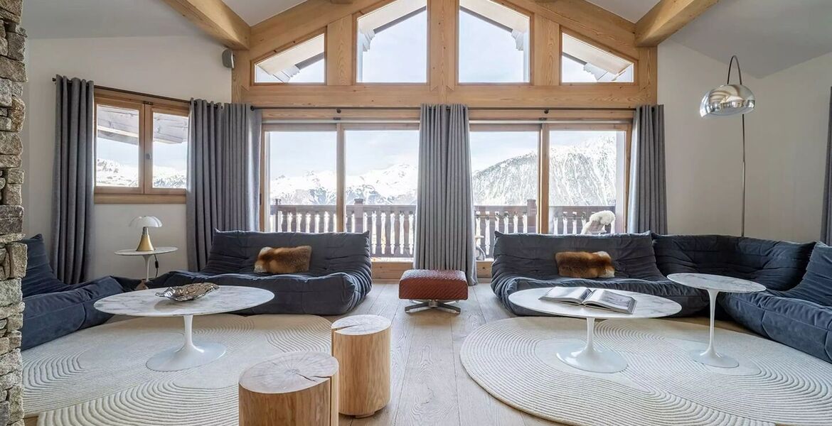 A pocos pasos del centro del pueblo de Courchevel 1850, este