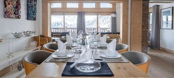 A pocos pasos del centro del pueblo de Courchevel 1850, este