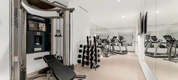 Villa en alquiler en Milla de Oro Marbella La Carolina