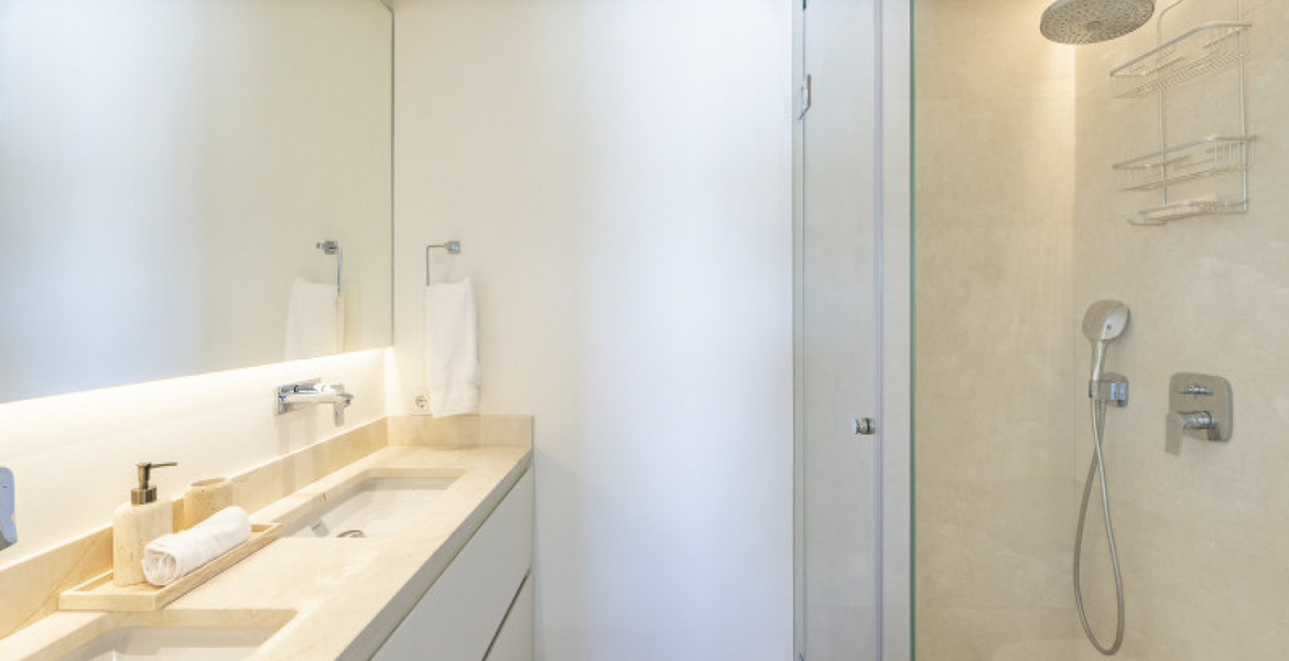 Increíble apartamento moderno de 3 dormitorios y 4 baños