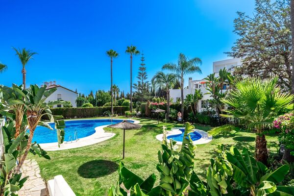 Casa adosada en alquiler en Nagueles Marbella