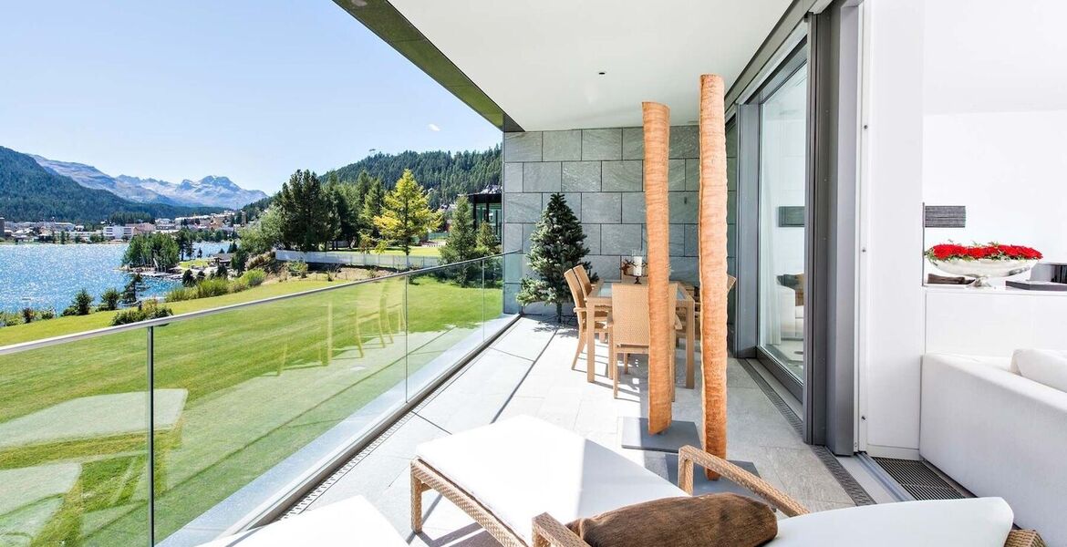 Appartement avec vue sur le lac à couper le souffle St. Mori