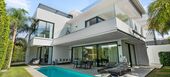Villa moderna de 4 dormitorios en Río Verde con piscina