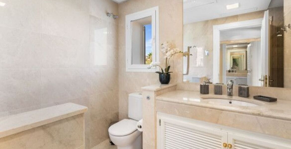Villa à Marbella avec vue imprenable sur la mer
