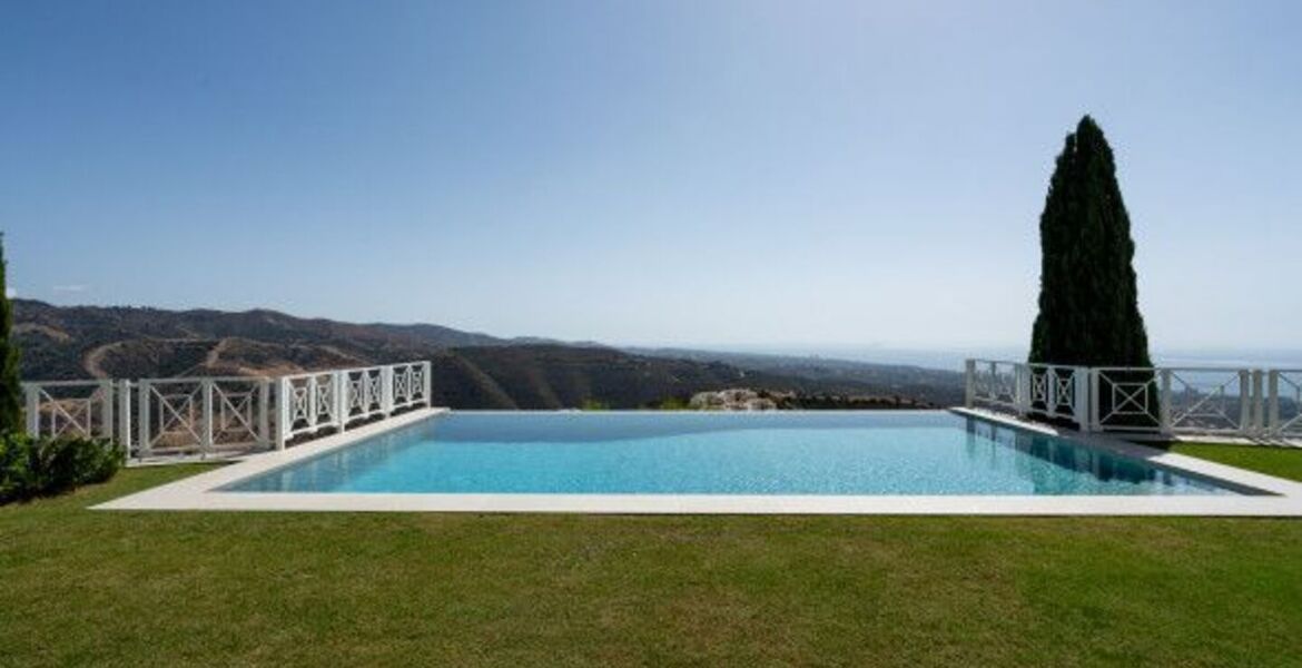 Villa à Marbella avec vue imprenable sur la mer