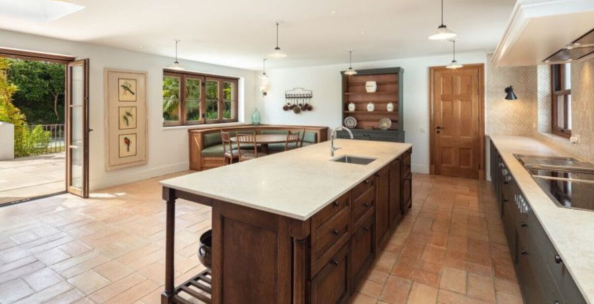 Luxury Villa on Marbella's Golden Mile with Private Pool