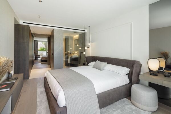 Lujoso apartamento en planta baja en Puente Romano Marbella
