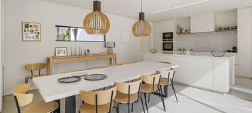 Elegante Villa Moderna en el Corazón de Elviria, Marbella