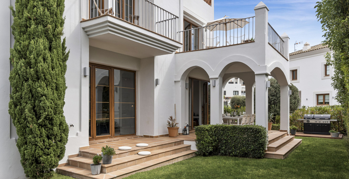 Villa en alquiler en Estepona cerca de Los Granados Playa