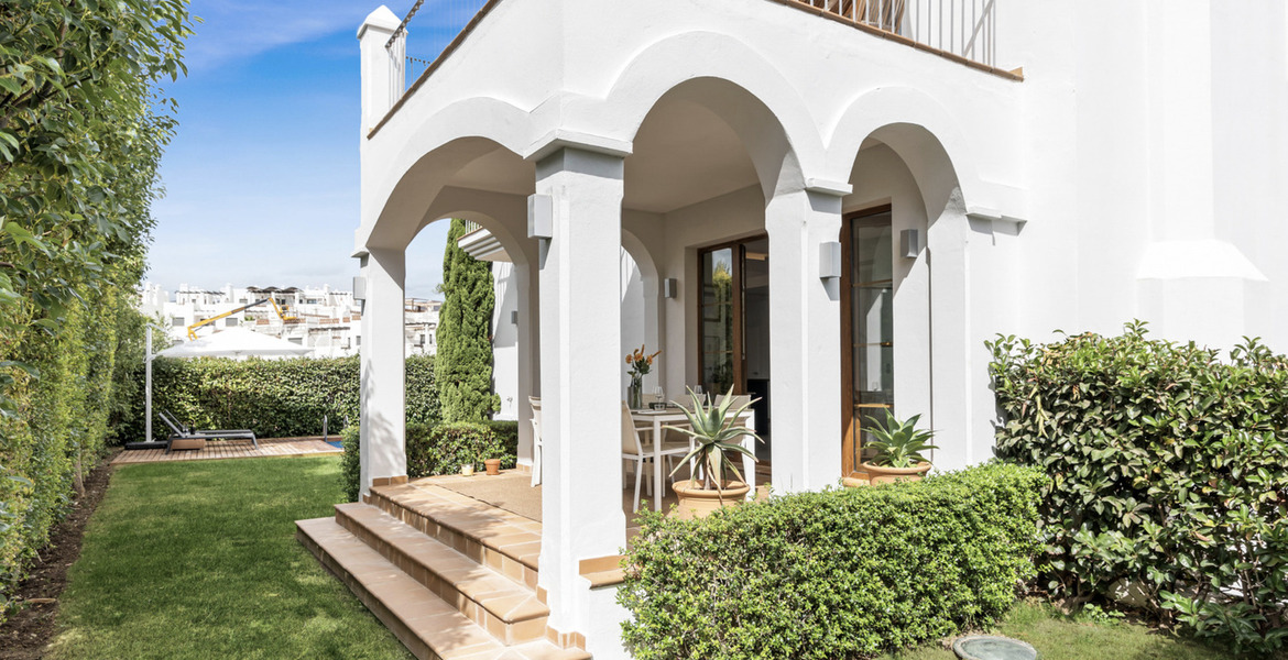 Villa en alquiler en Estepona cerca de Los Granados Playa