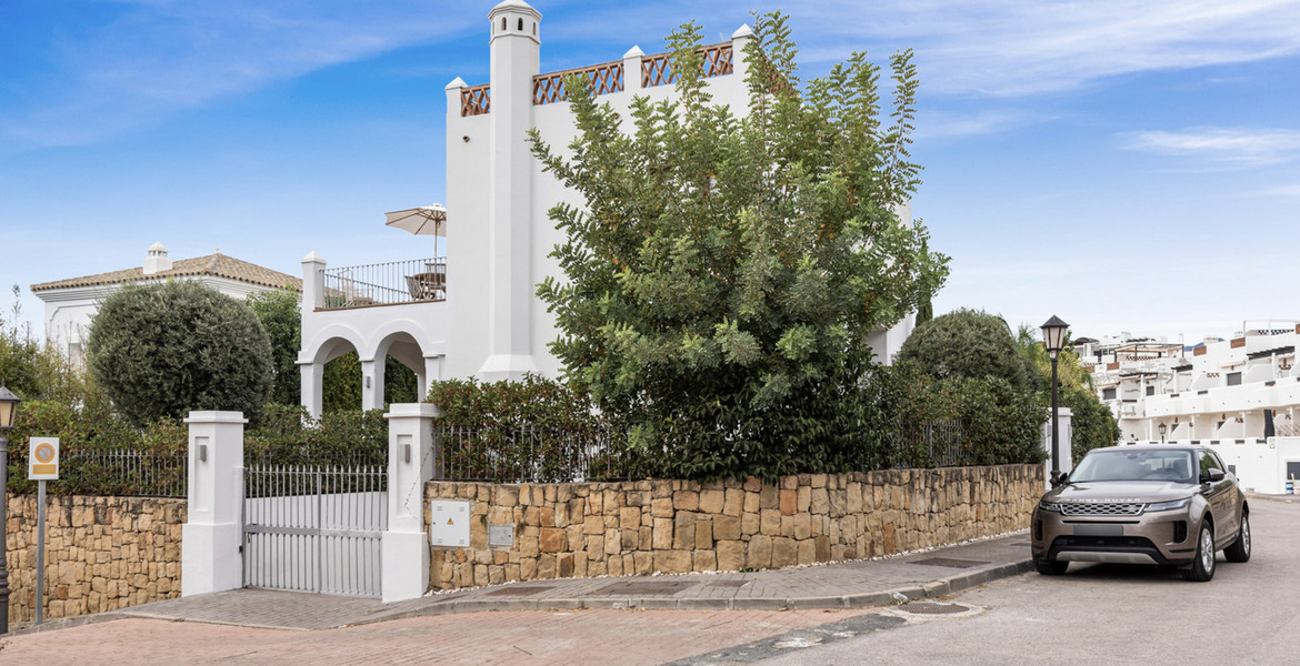 Villa en alquiler en Estepona cerca de Los Granados Playa