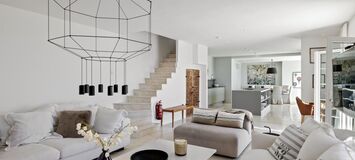 Chic Townhouse with Panoramic Sea and Mountain Views