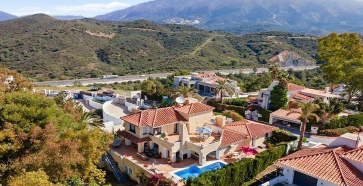 Villa de Luxe à Las Lomas de Nueva Andalucia