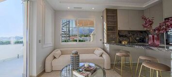 Penthouse de Luxe en Bord de Mer avec Jacuzzi sur le Toit