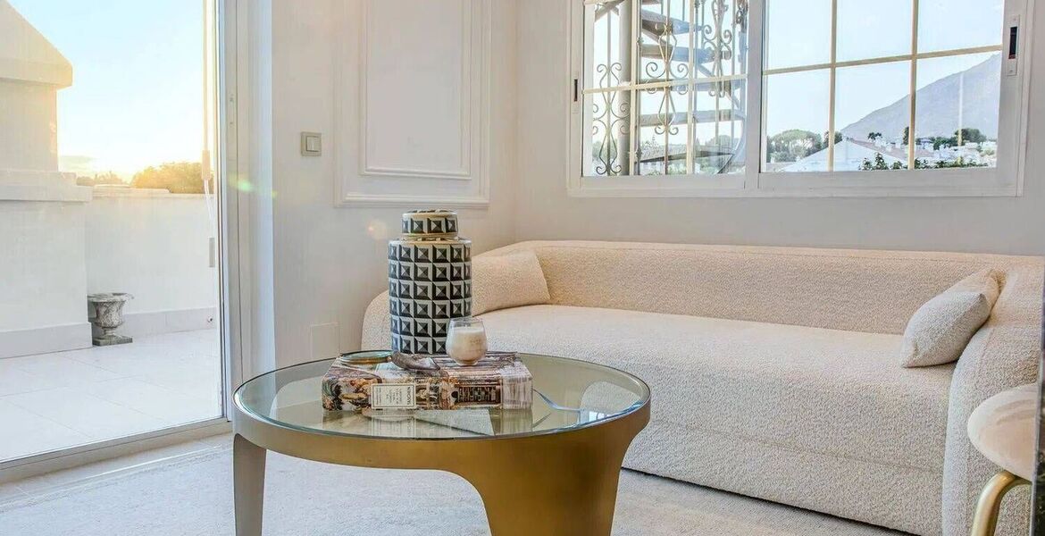 Penthouse de Luxe en Bord de Mer avec Jacuzzi sur le Toit