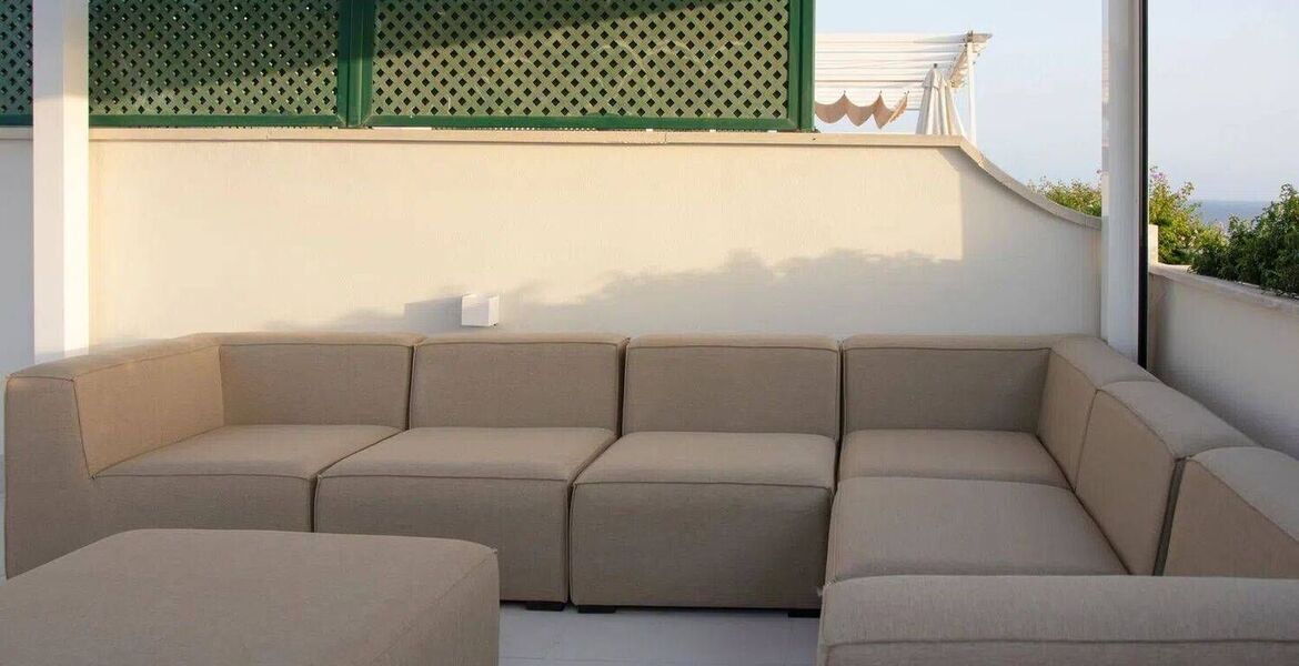 Penthouse de Luxe en Bord de Mer avec Jacuzzi sur le Toit