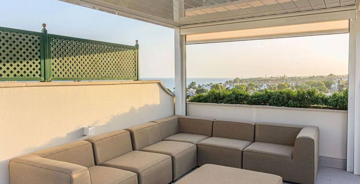 Penthouse de Luxe en Bord de Mer avec Jacuzzi sur le Toit