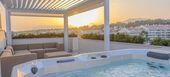 Penthouse de Luxe en Bord de Mer avec Jacuzzi sur le Toit