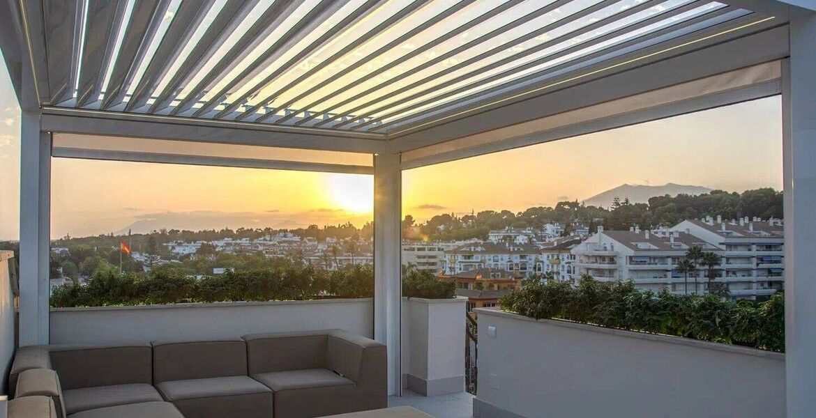 Penthouse de Luxe en Bord de Mer avec Jacuzzi sur le Toit