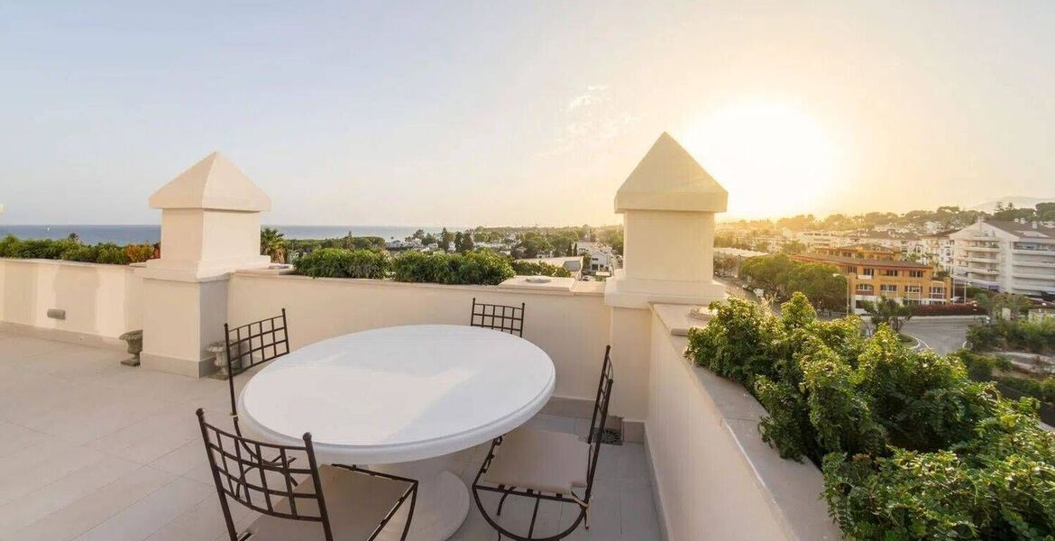 Penthouse de Luxe en Bord de Mer avec Jacuzzi sur le Toit