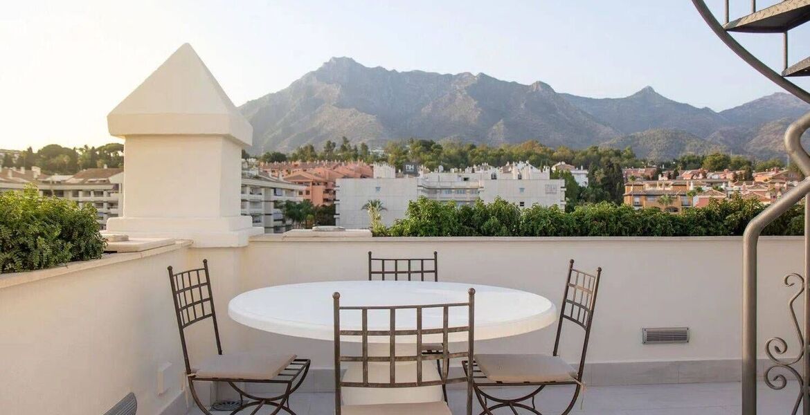 Penthouse de Luxe en Bord de Mer avec Jacuzzi sur le Toit
