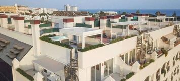 Penthouse de Luxe en Bord de Mer avec Jacuzzi sur le Toit