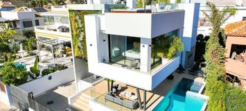 Elegante Villa a Pasos de la Playa en la Milla de Oro