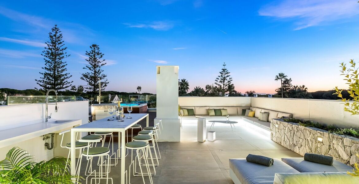 Elegante Villa a Pasos de la Playa en la Milla de Oro