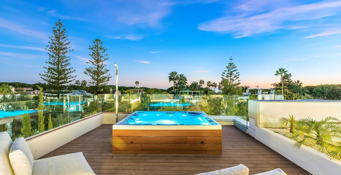 Elegante Villa a Pasos de la Playa en la Milla de Oro