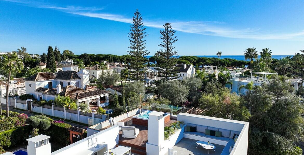 Elegante Villa a Pasos de la Playa en la Milla de Oro