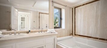 Villa with Panoramic Views in Sierra Blanca