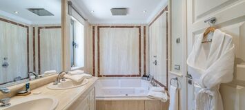 Villa with Panoramic Views in Sierra Blanca