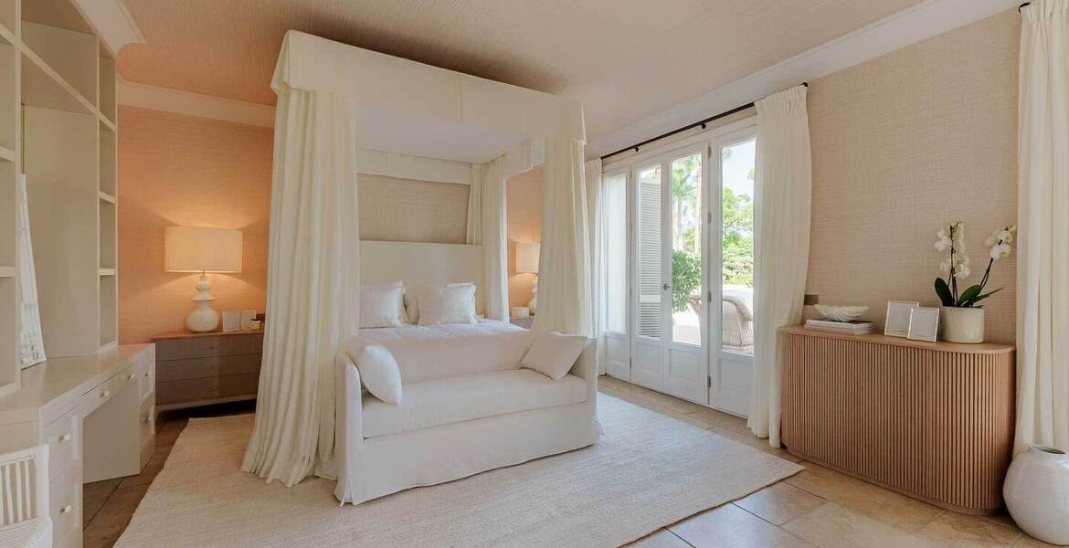 Villa en la Milla de Oro Puente Romano Marbella 
