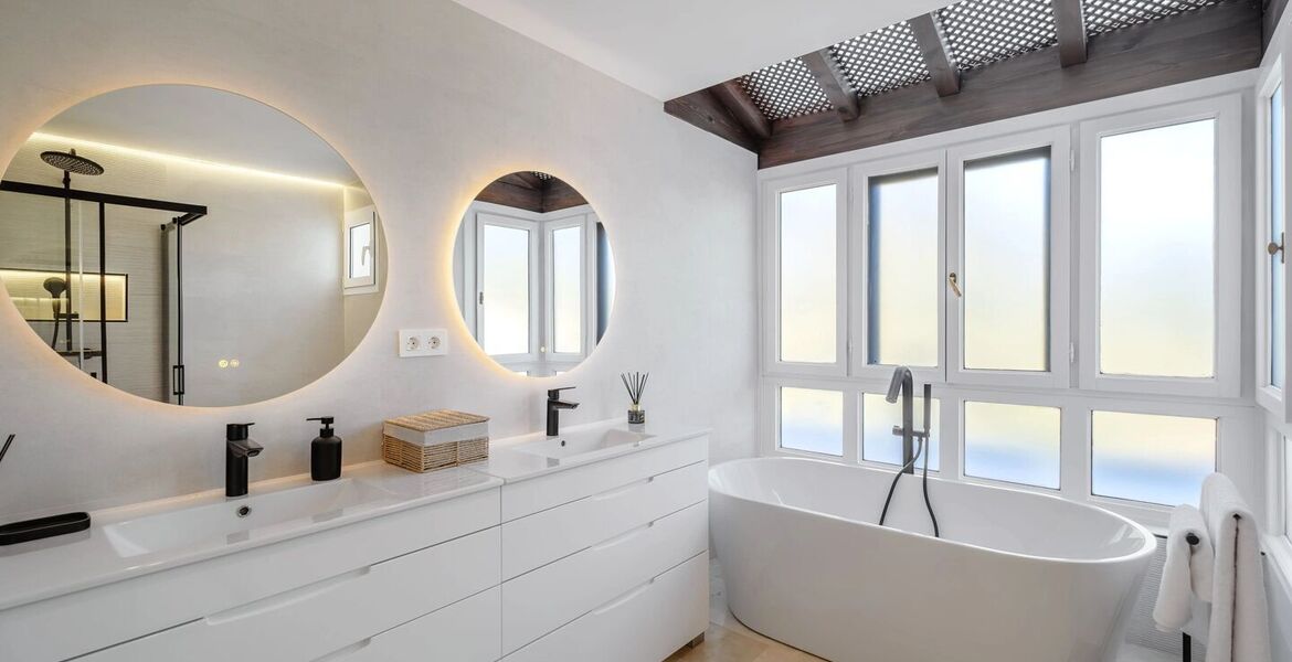 Luxury oceanfront duplex penthouse for sale