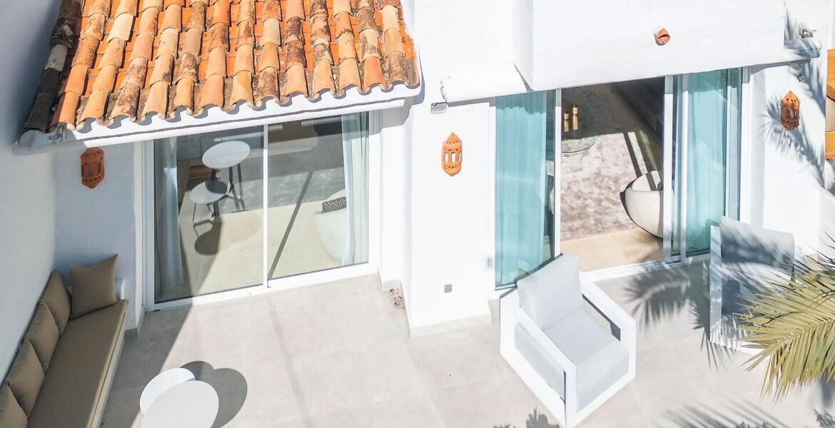 Luxury oceanfront duplex penthouse for sale
