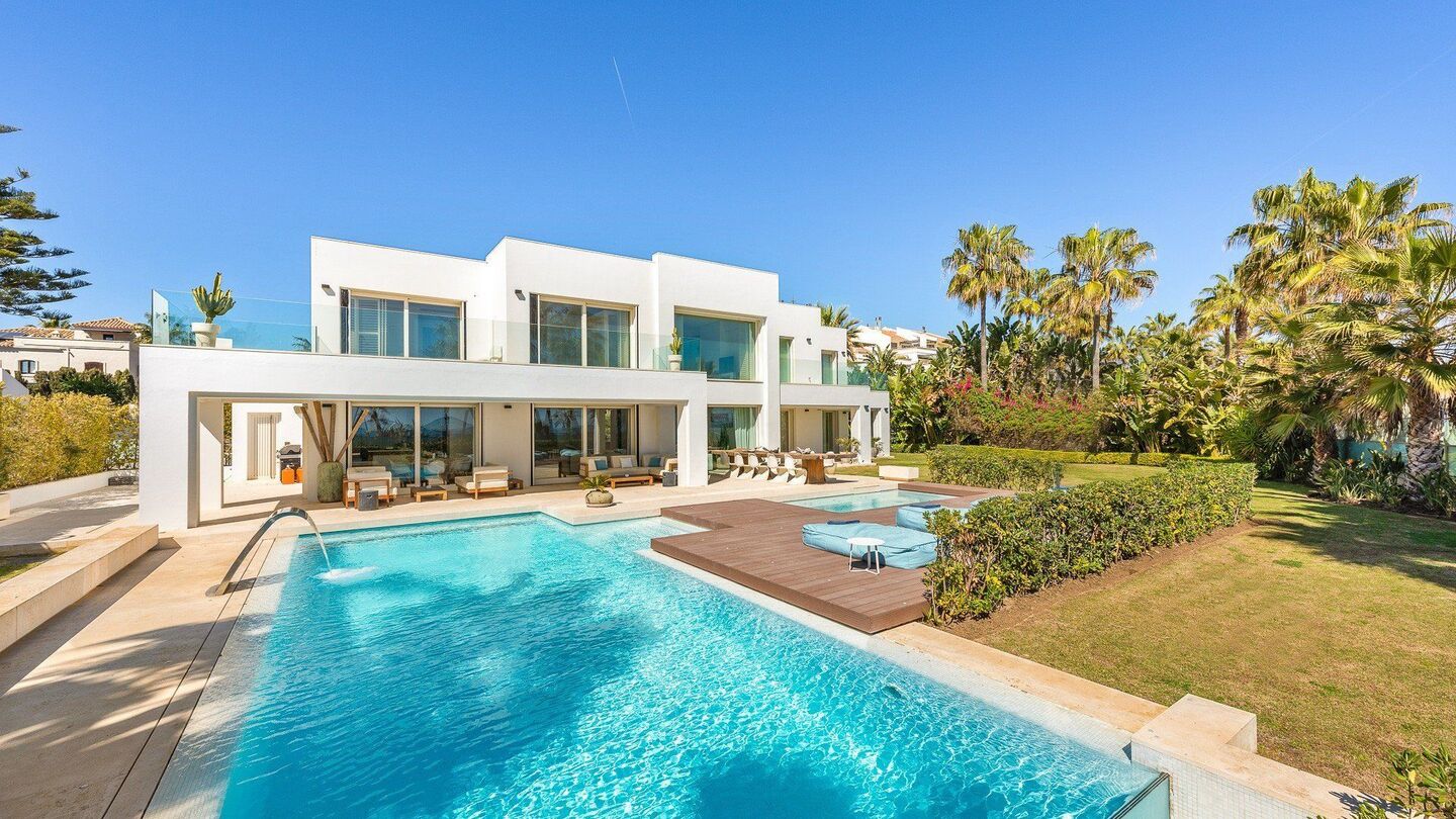 Villa en primera línea de playa en alquiler en la Milla de O