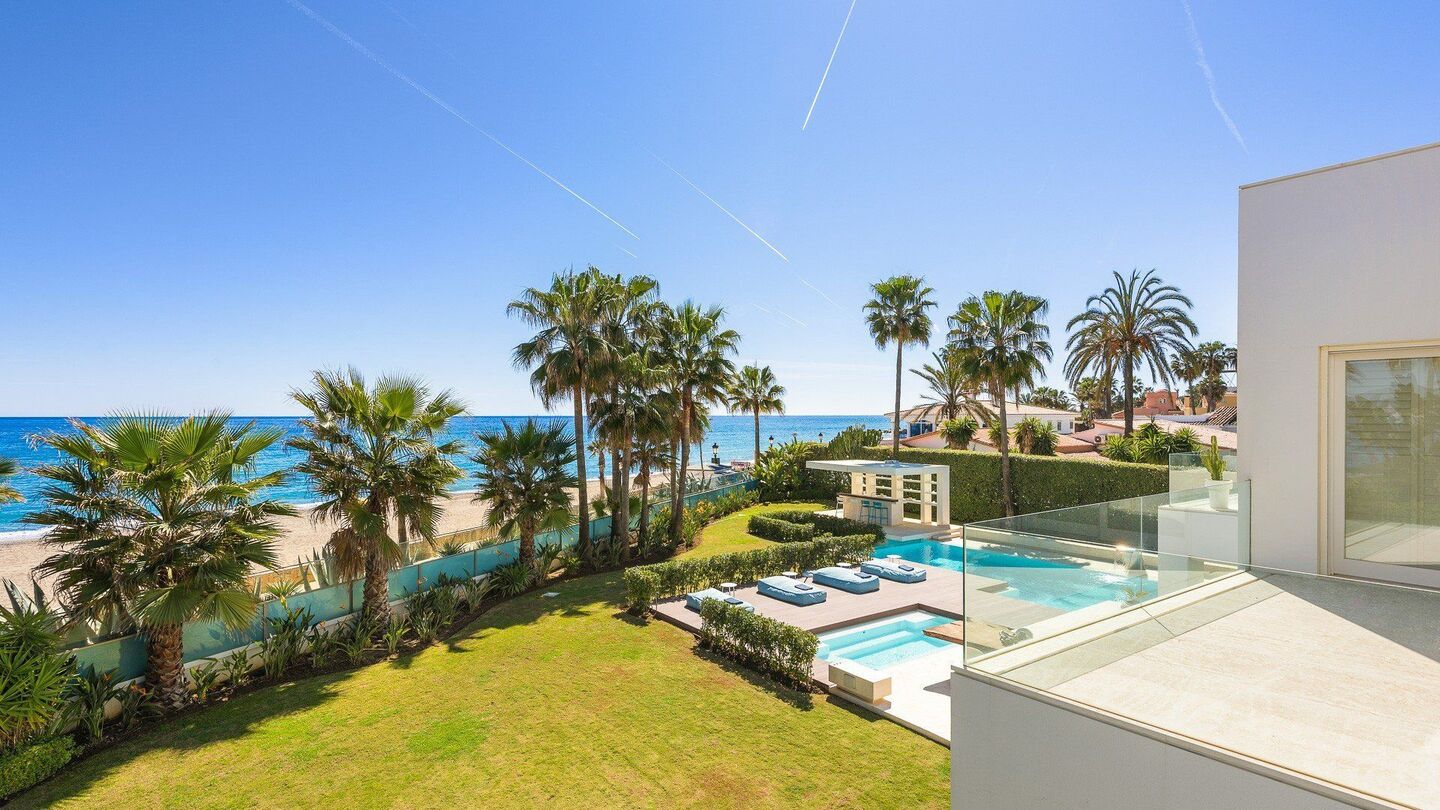 Villa en primera línea de playa en alquiler en la Milla de O