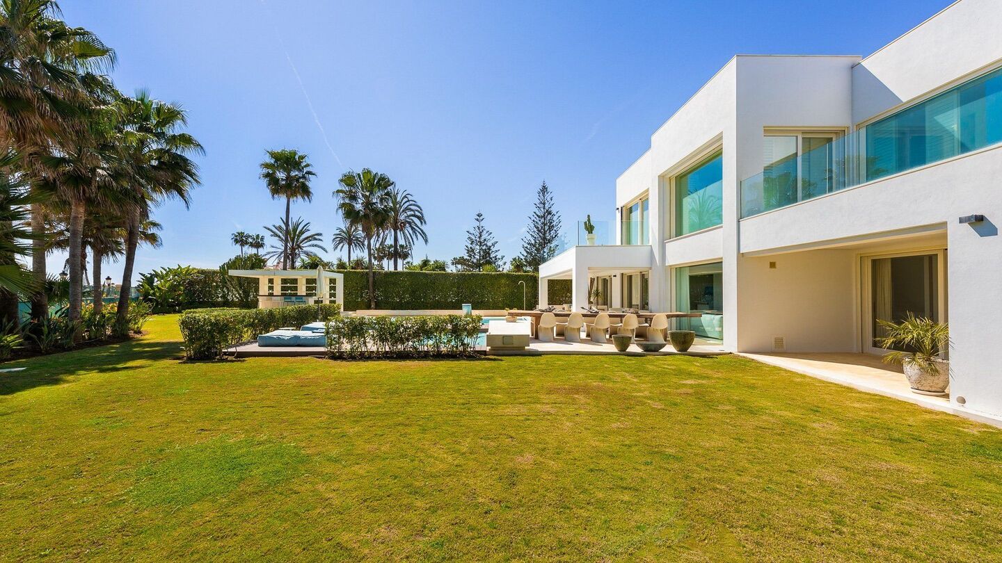 Villa en primera línea de playa en alquiler en la Milla de O